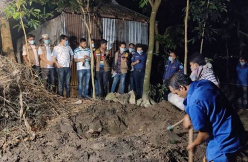 কিশোরগঞ্জে স্বামী-স্ত্রী ও সন্তানের মাটিচাপা লাশ উদ্ধার