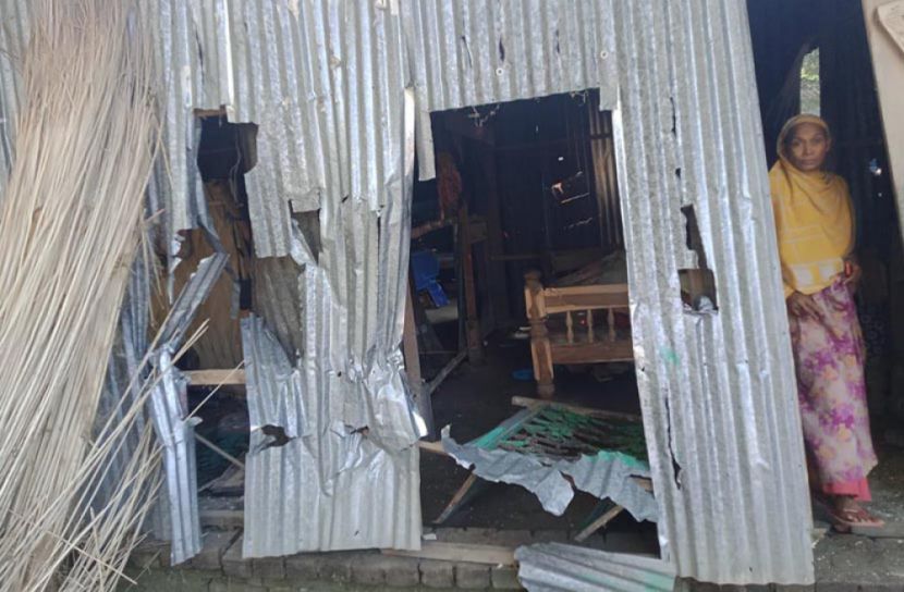 আলফাডাঙ্গায় চা বিক্রেতাকে কুপিয়ে জখমের জেরে বাড়িঘর ভাঙচুর
