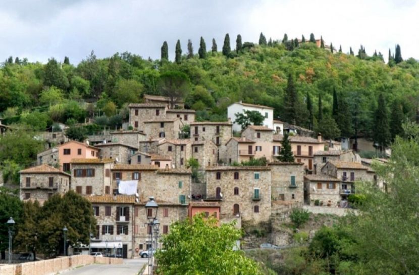 ইতালিতে ৯৯ টাকায় বাড়ি কিনতে আগ্রহ নেই কারো