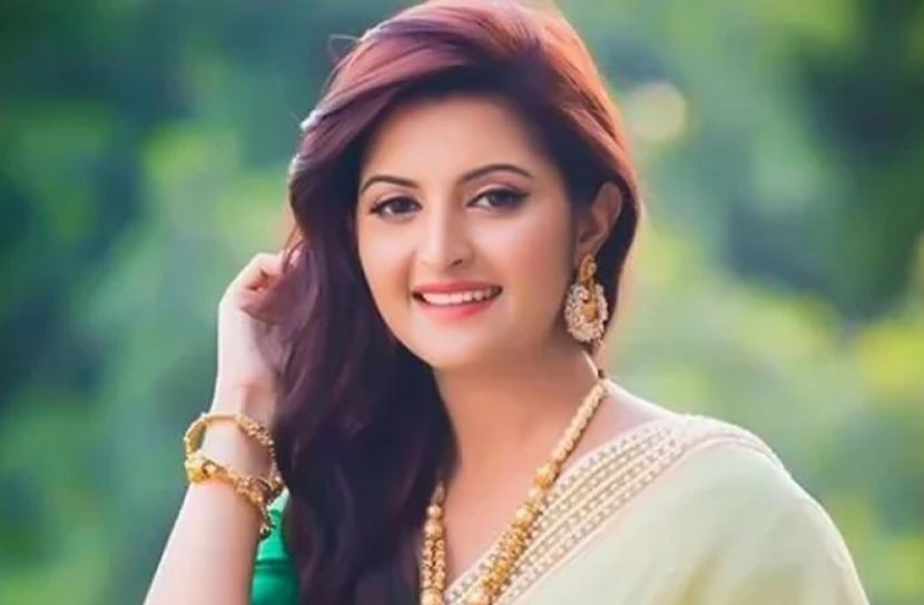 যুদ্ধে যাচ্ছেন পরী মনি