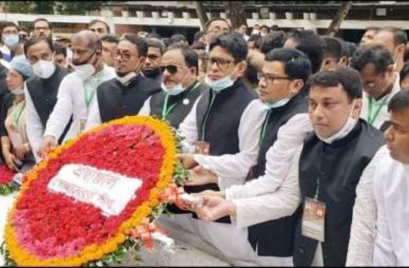 বঙ্গবন্ধুর সমাধিতে কেন্দ্রীয় স্বেচ্ছাসেবক লীগের শ্রদ্ধা ও শপথ