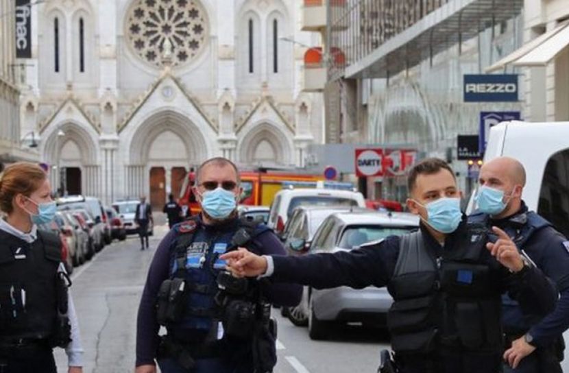 ফ্রান্সে গির্জায় যাজককে লক্ষ্য করে গুলি