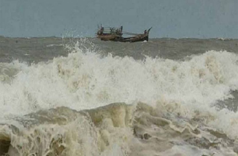 লঘুচাপটি পূর্ব-মধ্য বঙ্গোপসাগরে অবস্থান করছে