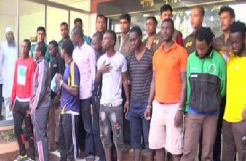 বাংলাদেশে অবৈধ সাড়ে ১২ হাজার বিদেশি নাগরিকের বসবাস