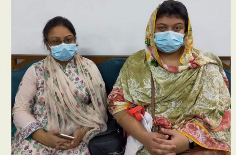 দুই বোনের বাসায় স্বজনদের প্রবেশে নিষেধাজ্ঞা নেই