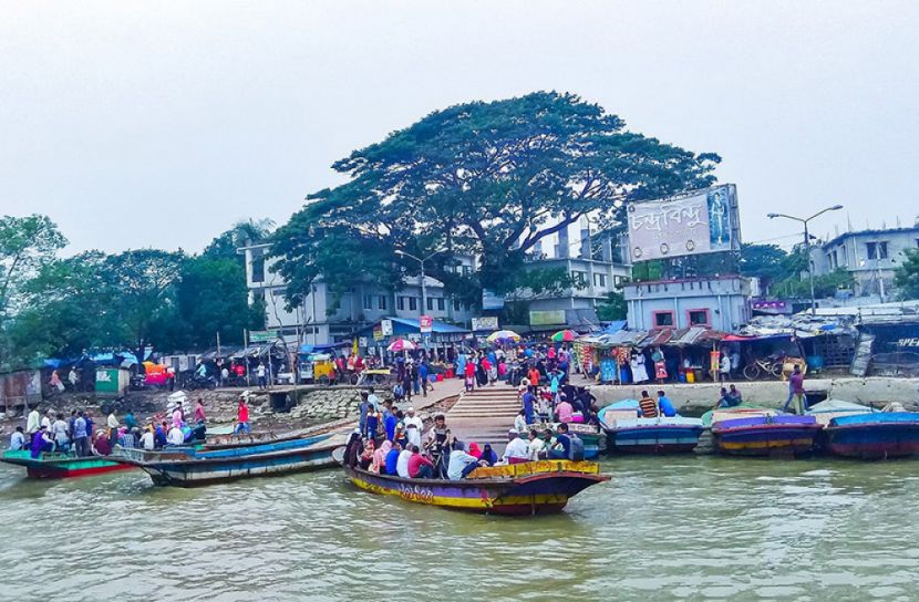 অতিরিক্ত ভাড়া আদায়, খেয়াঘাটের তিন মাঝির জরিমানা
