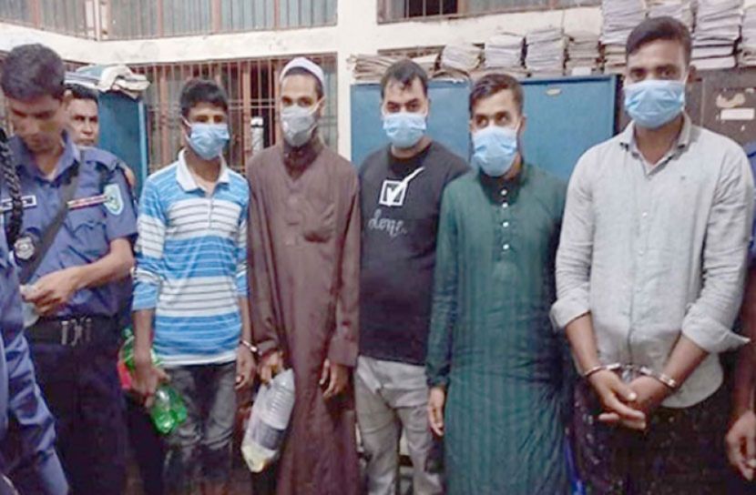 লালমনিরহাটে যুবক পোড়ানোর মামলায় ৫ আসামি ৩ দিনের রিমান্ডে