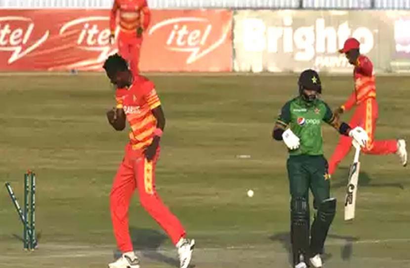 পাকিস্তানকে চমকে দিল জিম্বাবুয়ে