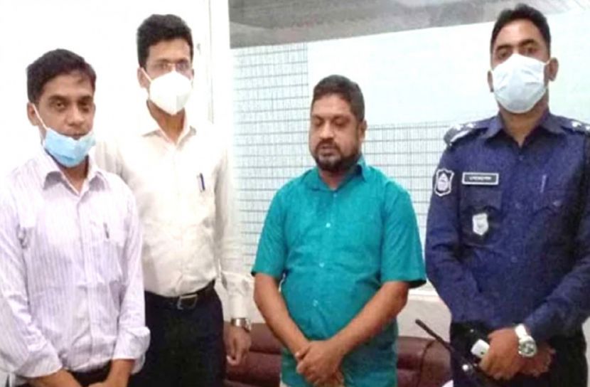 এক সার্টিফিকেটে দুই চিকিৎসক