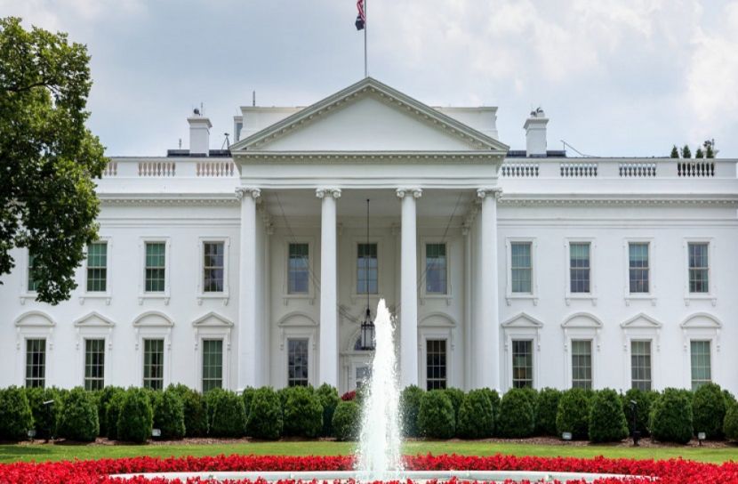 হোয়াইট হাউসে ক্ষমতার পালাবদল হয় যেভাবে