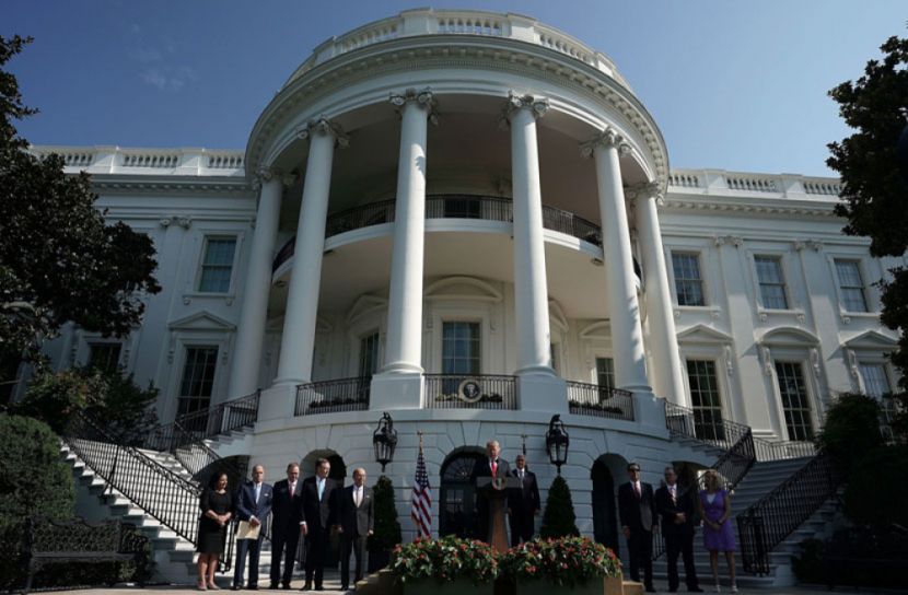 হোয়াইট হাউসে কয়টি রুম? ভেতরে কি কি আছে?