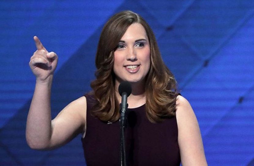 ইতিহাসে প্রথম রূপান্তরিত লিঙ্গের সিনেটর পেলো মার্কিনরা