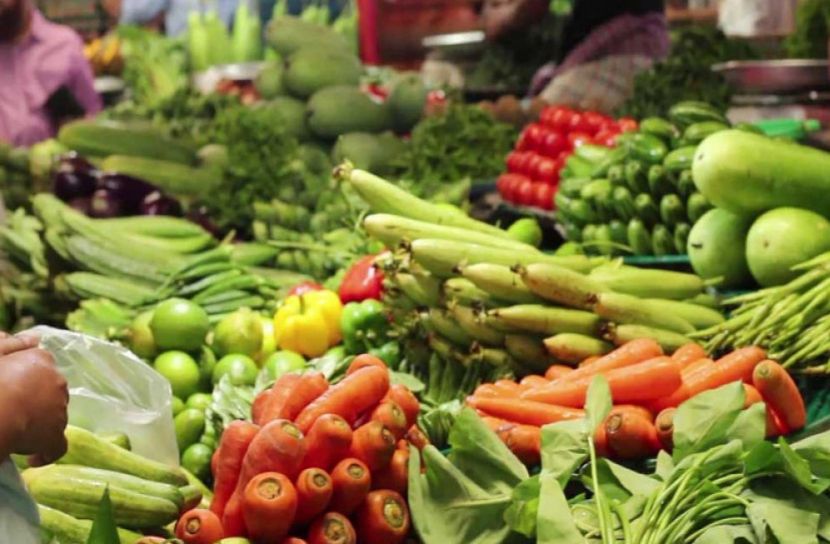 শীতের সবজির বাজার চড়া