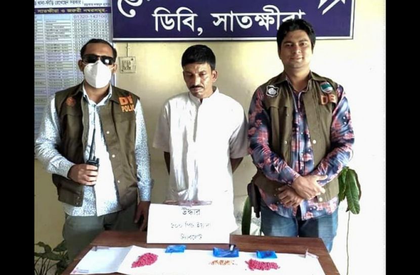 সাতক্ষীরার কলারোয়ায় ৬০০ পিস ইয়াবাসহ মাদক ব্যবসায়ী আটক