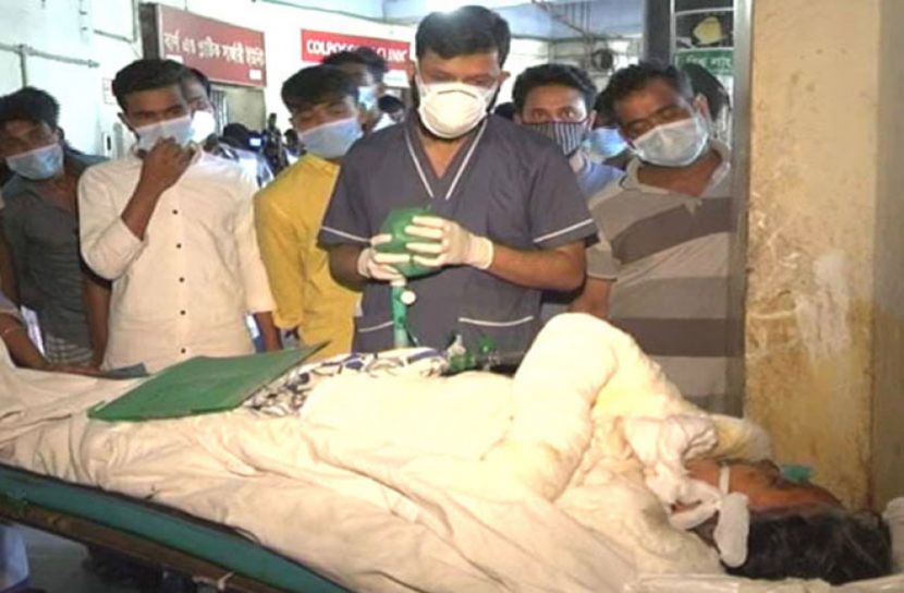 চট্টগ্রামে অগ্নিদগ্ধ ১ জনের মৃত্যু, ৬ জনকে ঢাকায় স্থানান্তর