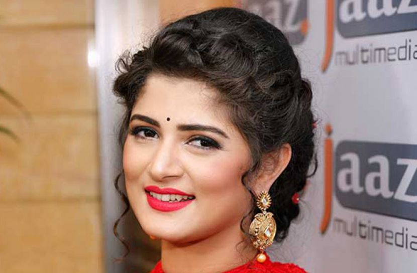 নতুন ইনিংস শুরু করছেন চিত্রনায়িকা শ্রাবন্তী