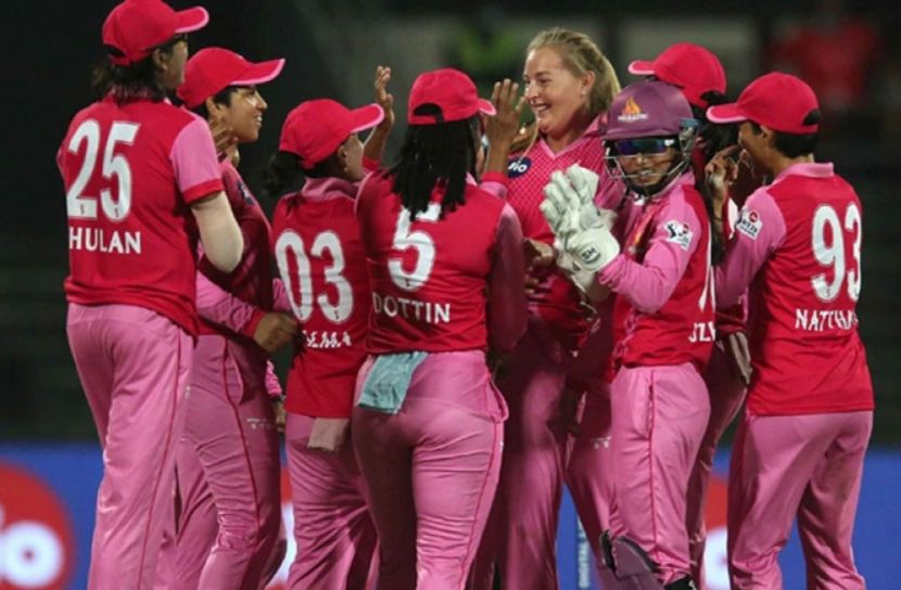 সালমার বোলিংয়ে চ্যাম্পিয়ন ট্রেলব্লেজার্স