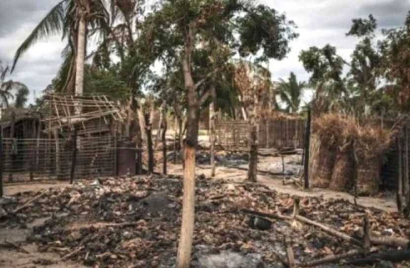 ফুটবল মাঠে ৫০ জনের শিরশ্ছেদ