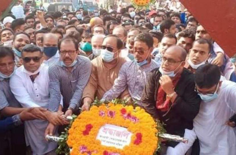 স্বেচ্ছাসেবক লীগের নূর হোসেন চত্বরে শ্রদ্ধাঞ্জলি নিবেদন