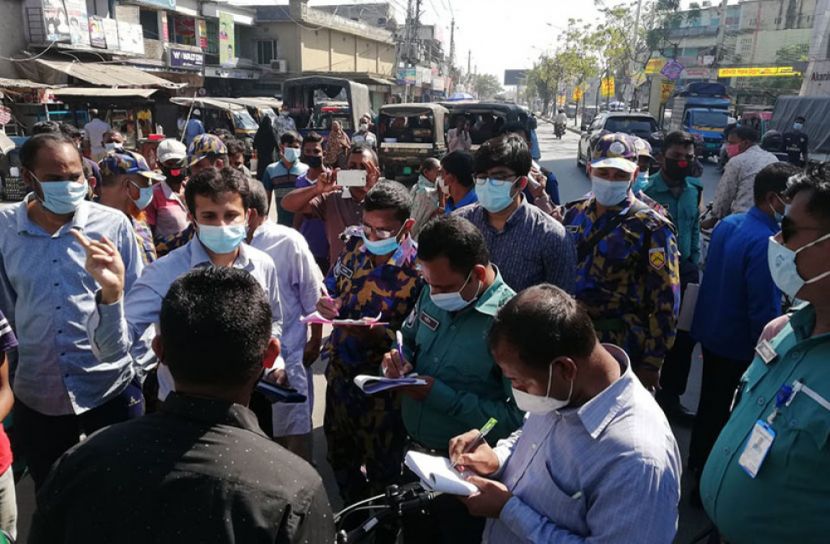 মাস্ক নিয়ে দ্বিতীয় দিনেও কঠোর অবস্থানে খুলনা জেলা প্রশাসন