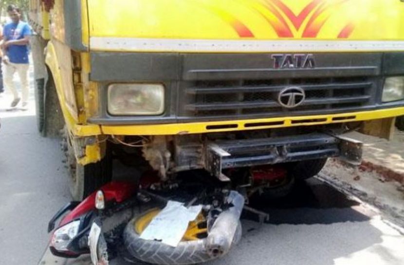 টাঙ্গাইলে ট্রাকচাপায় ৩ মোটরসাইকেল আরোহীর মৃত্যু