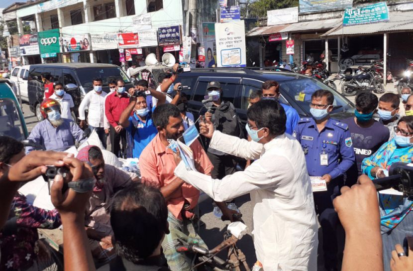 নাটোরে মাস্কের ব্যবহার নিশ্চিত করতে রোববার থেকে জেল-জরিমানা