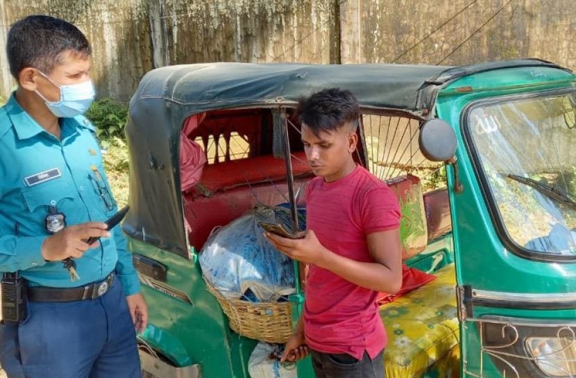 সিলেটে ট্রাফিকের অভিযানে ১০৭ যানবাহন আটক, ৪৯ মামলা