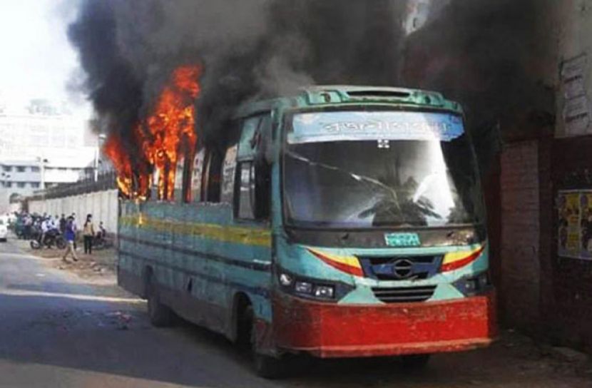 গণপরিবহনে অগ্নিকাণ্ডের ১১ মামলায় ২৮ জন রিমান্ডে