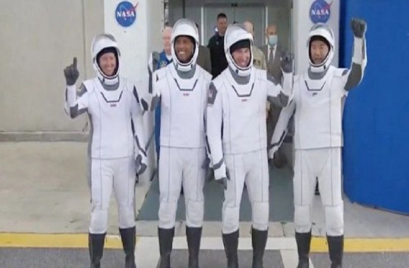 বেসরকারি মহাকাশযানে চাঁদ ও মঙ্গল অভিযানে ৪ নভোচারী