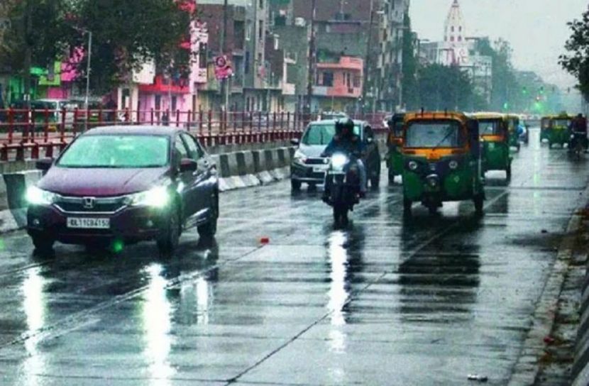 দিল্লির আকাশে তেল বৃষ্টি