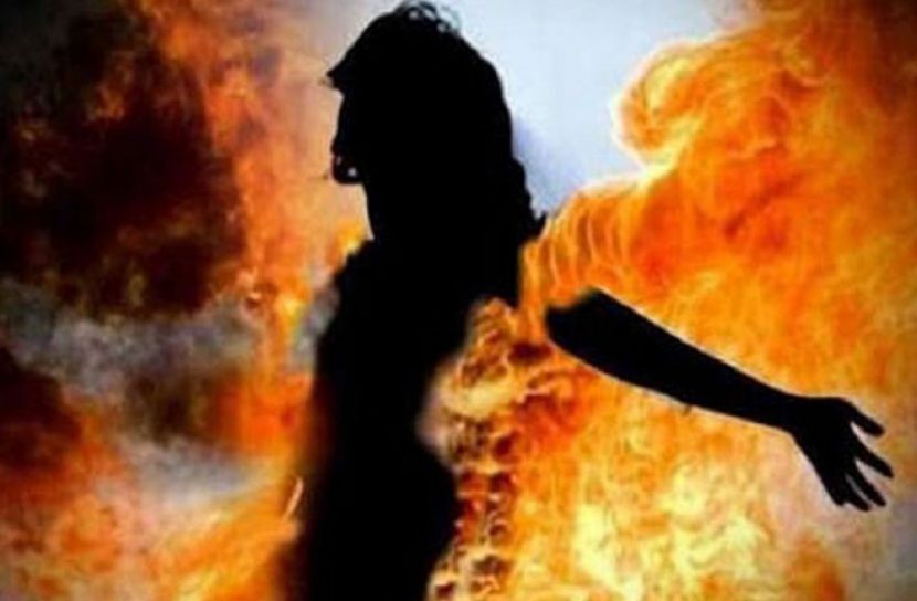 রাজধানীতে গায়ে আগুন দিয়ে গৃহবধূর আত্মহত্যার চেষ্টা