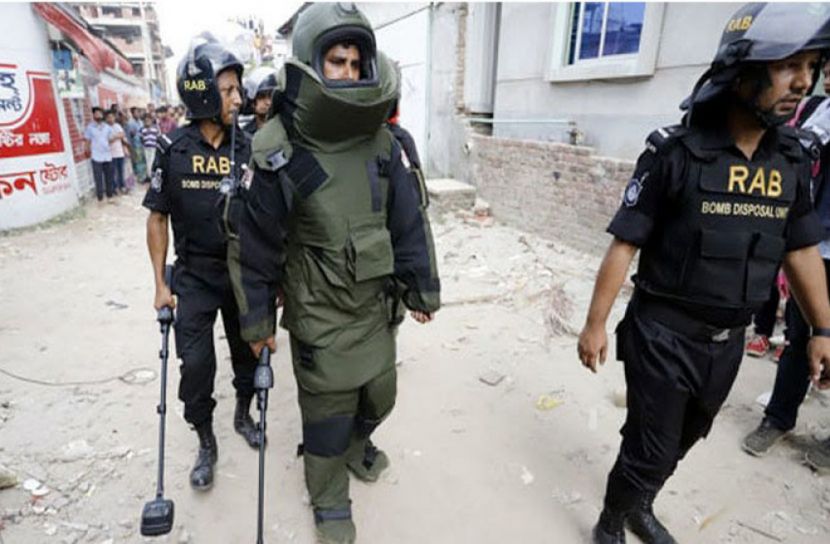 উত্তরায় নির্মাণাধীন ভবনে বোমা, ঘটনাস্থলে ডিসপোজাল ইউনিট