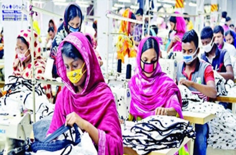 করোনায় চাকরি ঝুঁকিতে  নারী পোশাক শ্রমিকরা