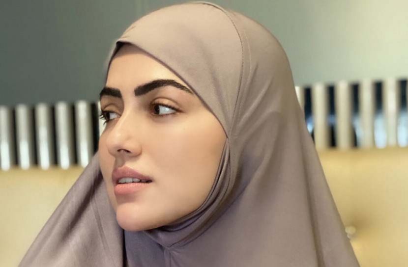 শোবিজকে বিদায় দিয়ে মুফতিকে বিয়ে করলেন সানা