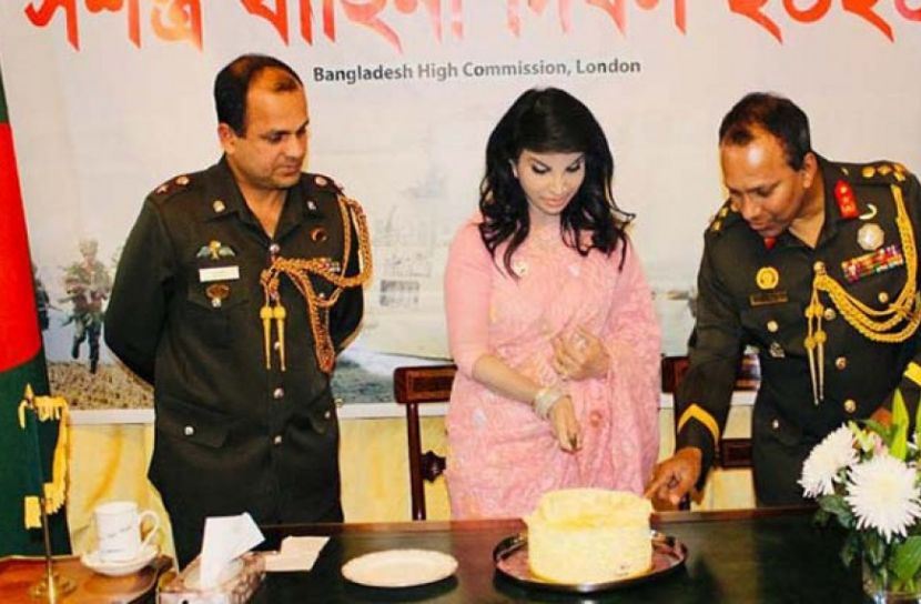 লন্ডনে সশস্ত্র বাহিনী দিবস পালিত