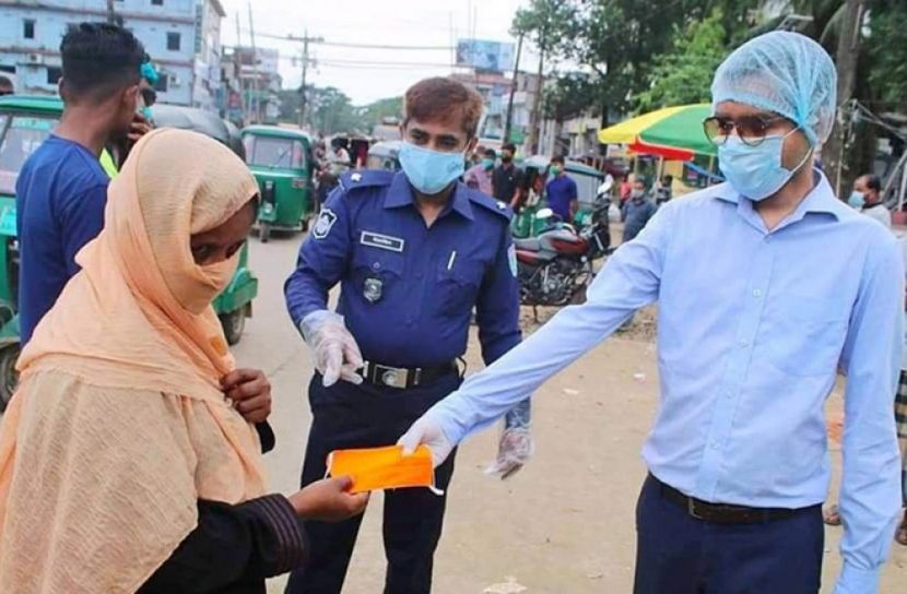 মাস্ক পরার সরকারি নির্দেশনা মানছেনা সাধারণ মানুষ