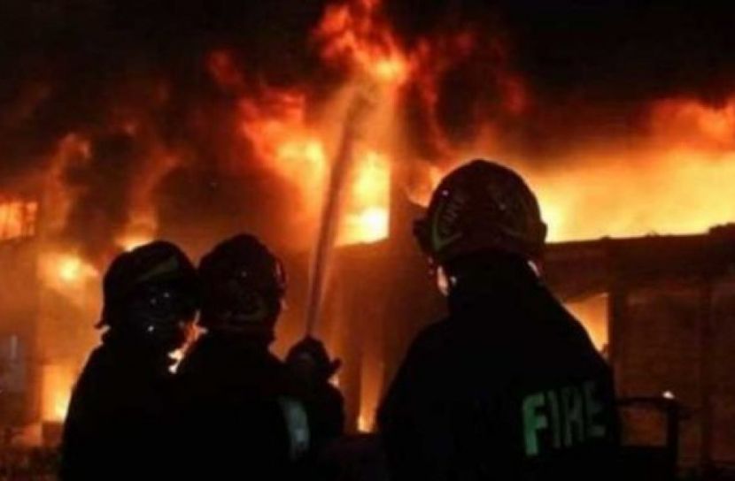 আবারো বনানীতে আগুন : নিয়ন্ত্রণে ৮ ইউনিট