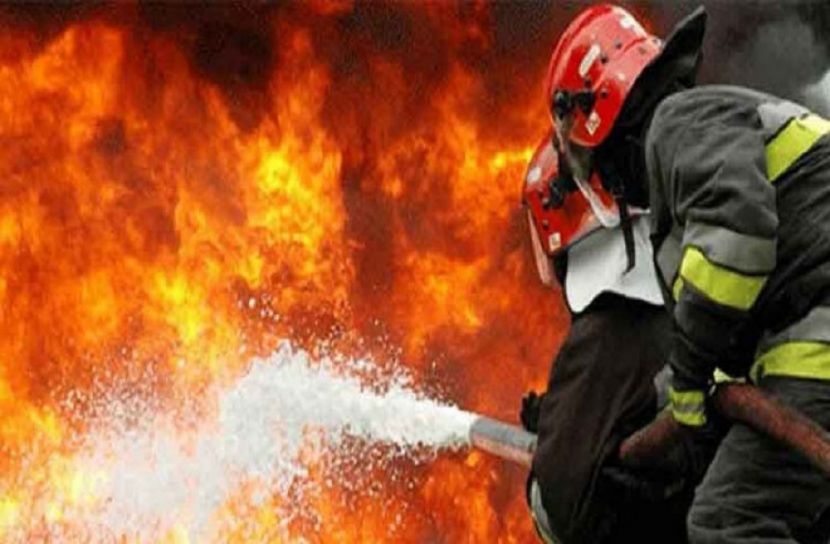 ৮টি ইউনিটের চেষ্টায় বনানীর আগুন নিয়ন্ত্রণে