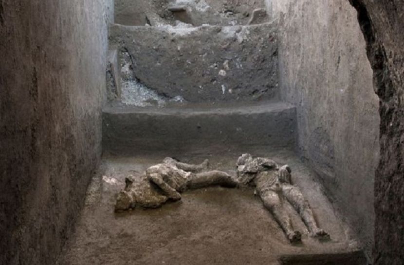 ২ হাজার বছর আগের দুই ব্যক্তির মরদেহ আবিষ্কার