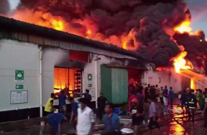 গাজীপুরে তুলা তৈরির কারখানায় আগুন