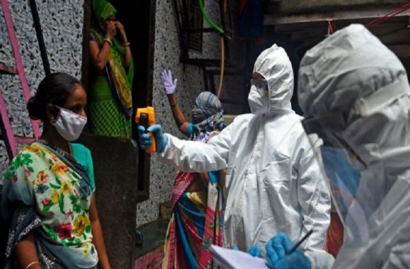 ঘরে ঘরে করোনা রোগী হাসপাতালে যেতে অনীহা