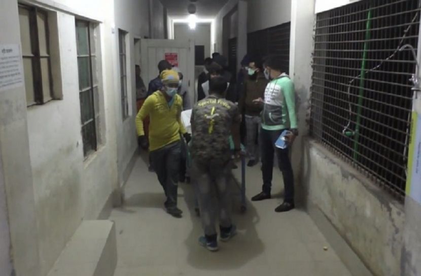 নড়াইলে গলা কেটে ভ্যান ছিনতাই