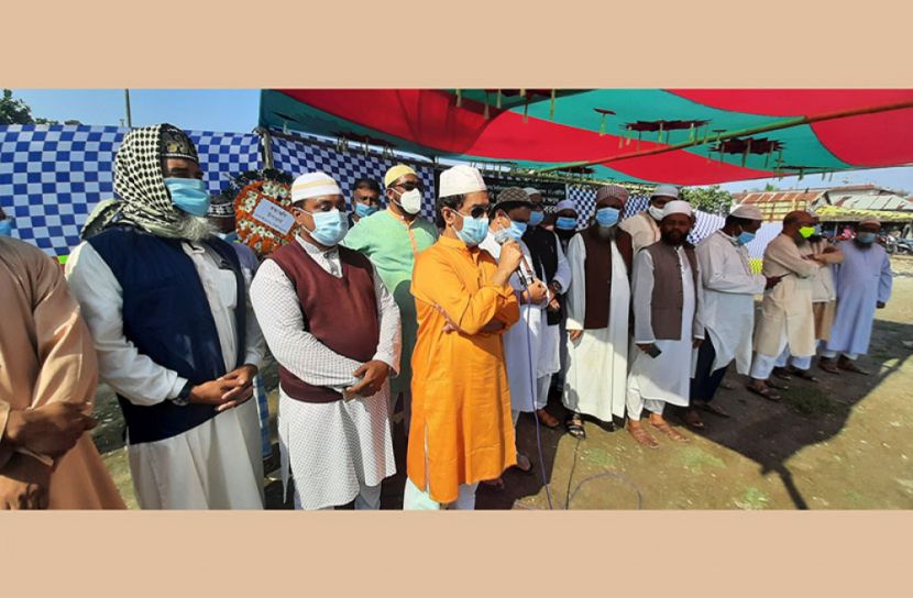 মায়ের কবরের পাশে চিরনিদ্রায় শায়িত হলেন ড. হিমেল বরকত