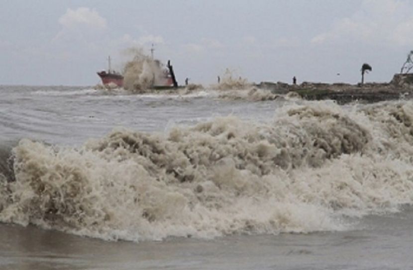 বঙ্গোপসাগরে ভয়ঙ্কর আকারে ঘূর্ণিঝড় “নিভার”
