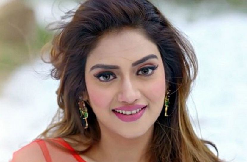 ভালোবেসে অন্য ধর্মের কাউকে বিয়ে করলে সম্মান জানানো উচিত