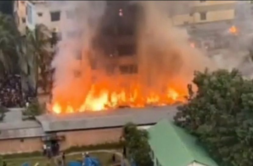 ফায়ার সার্ভিসের ১০ ইউনিটের চেষ্টায় নিয়ন্ত্রণে বিহারী পট্টির আগুন