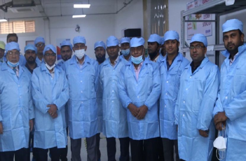 বিটিআরসির চেয়ারম্যান পরিদর্শন করলো সিম্ফনির কারখানা