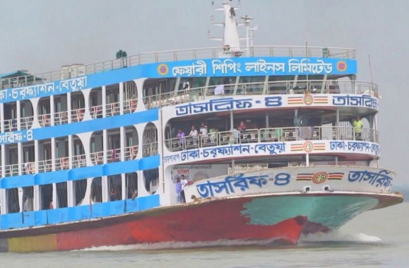 ভোলার নৌরুটে দুটি লঞ্চ বন্ধে চরম ভোগান্তিতে যাত্রীরা