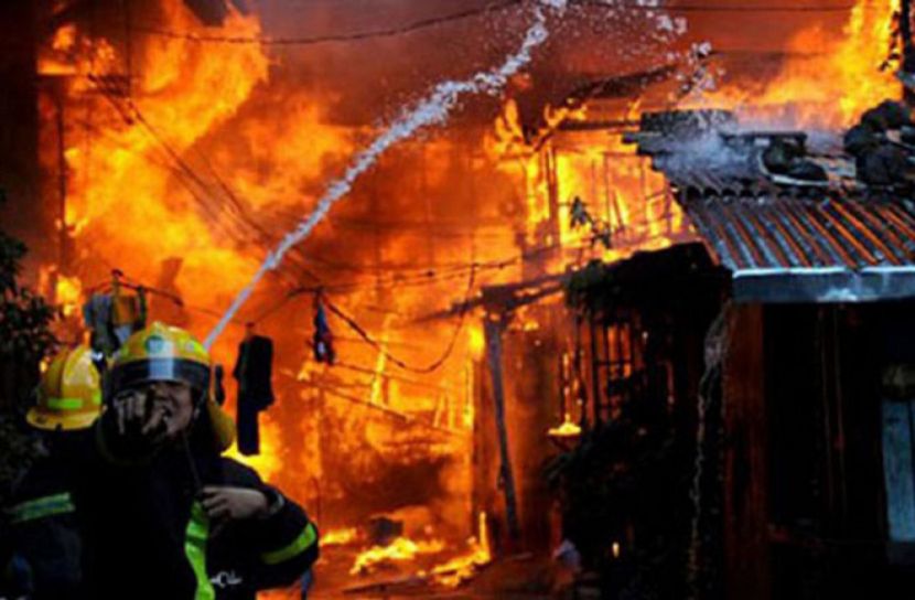 সন্ধ্যায় বিহারী পট্টির পর রাতে পুড়লো মিরপুর বস্তি