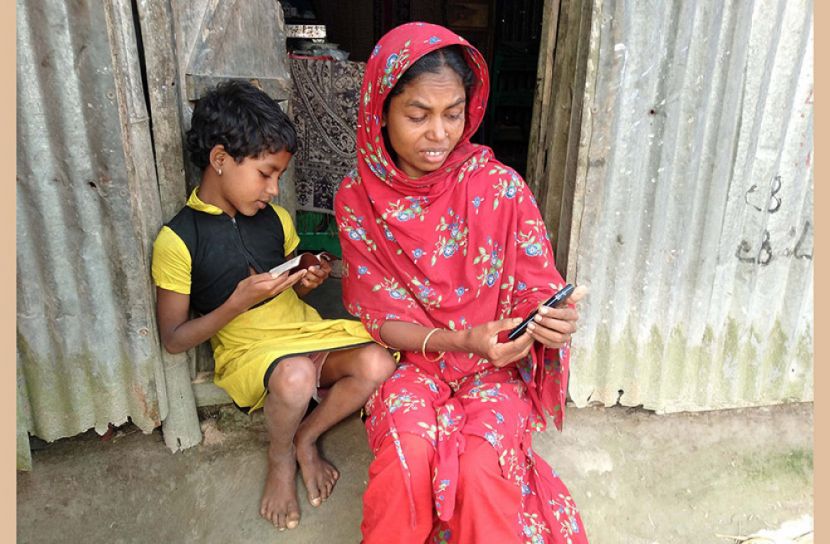 অভাবে সন্তানকে পর করে দিলেন মা